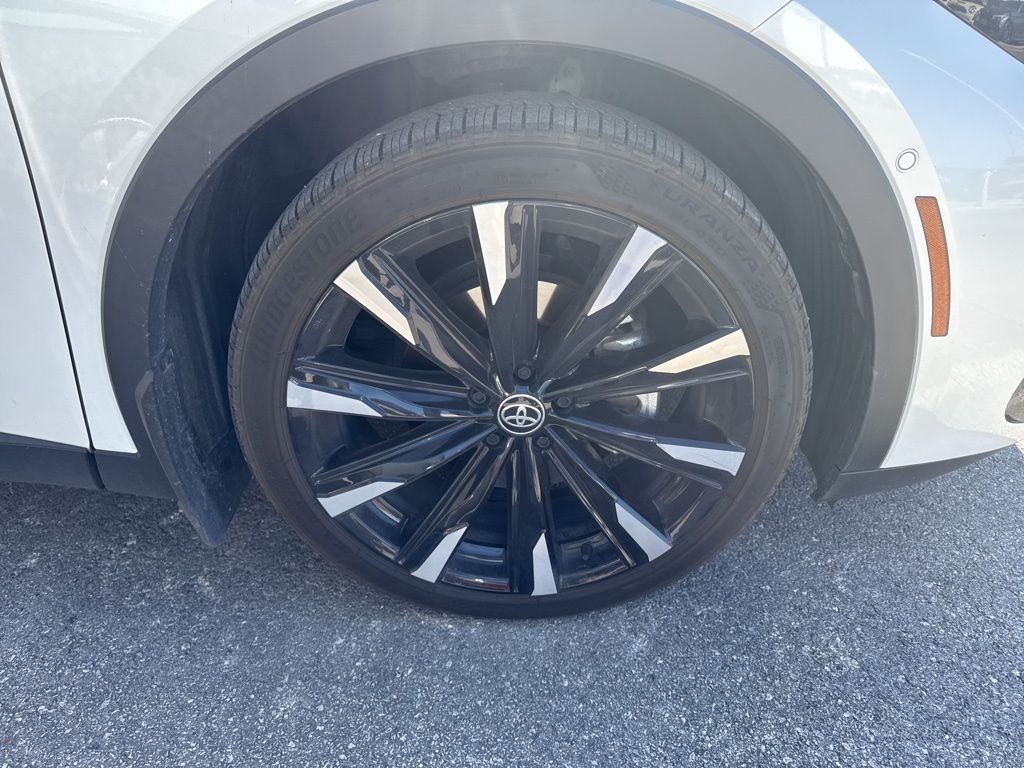 2023 Toyota Crown Platinum photo 3