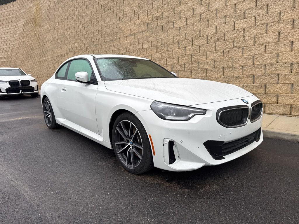 2024 Bmw 230i Coupe photo 2