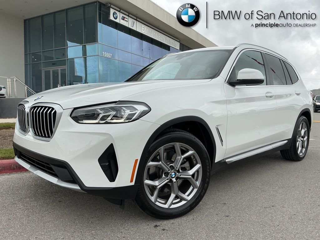2023 BMW X3 30i's photo