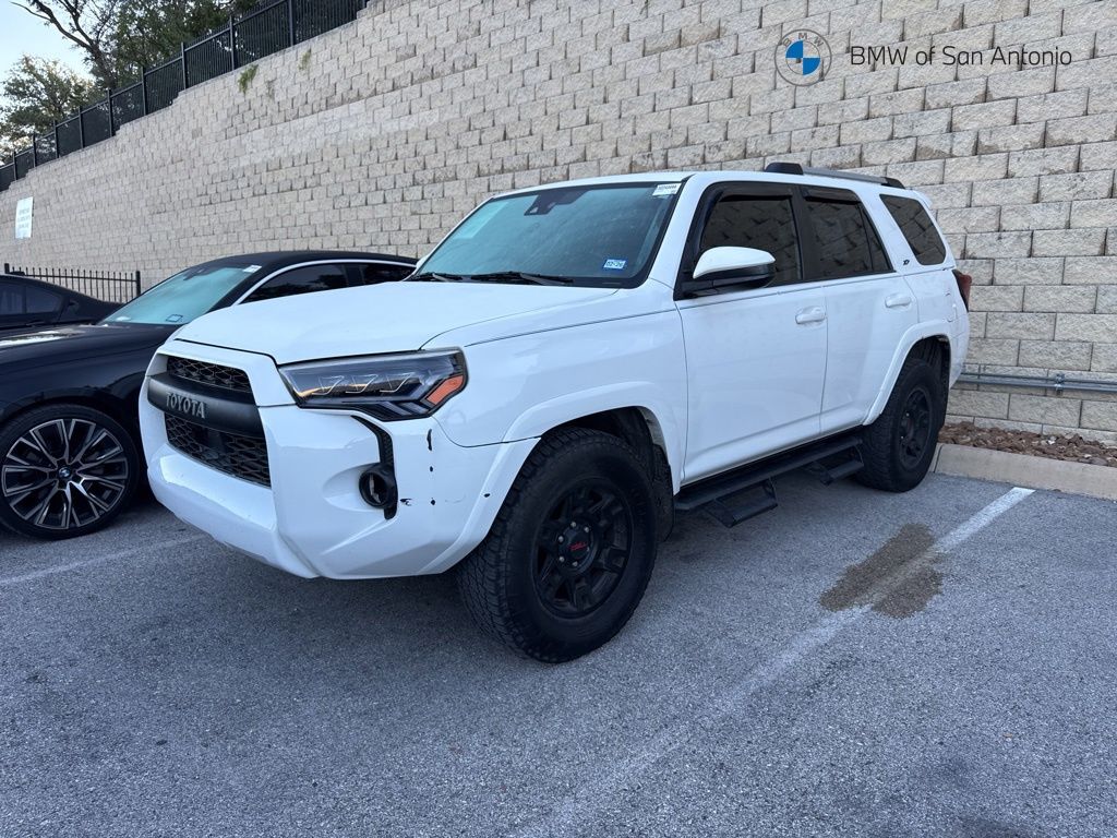 2020 Toyota 4Runner SR5 RWD V6's photo