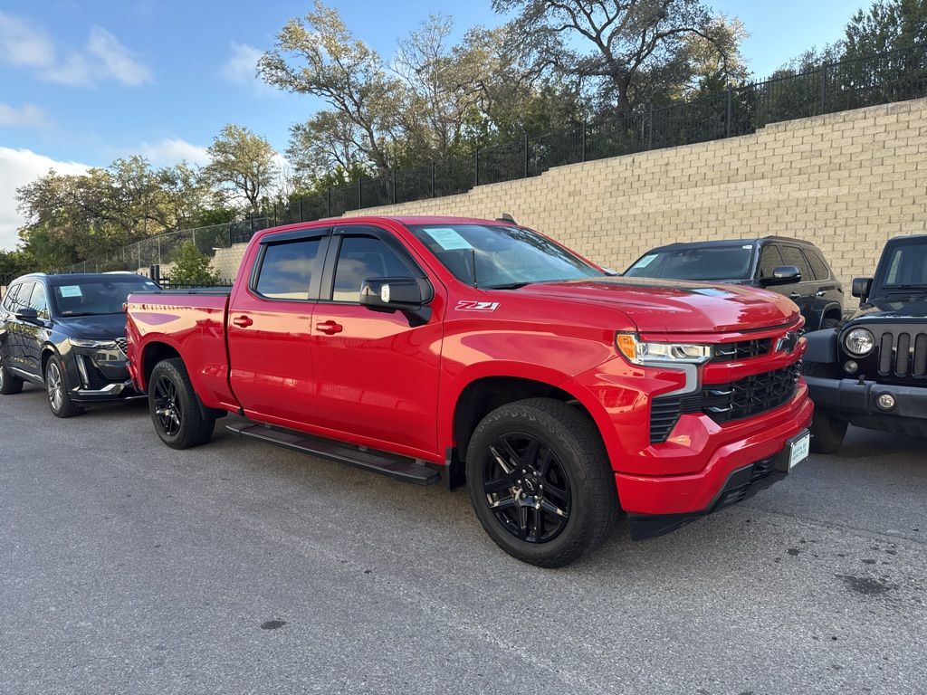 2022 Chevrolet Silverado 1500 RST photo 2