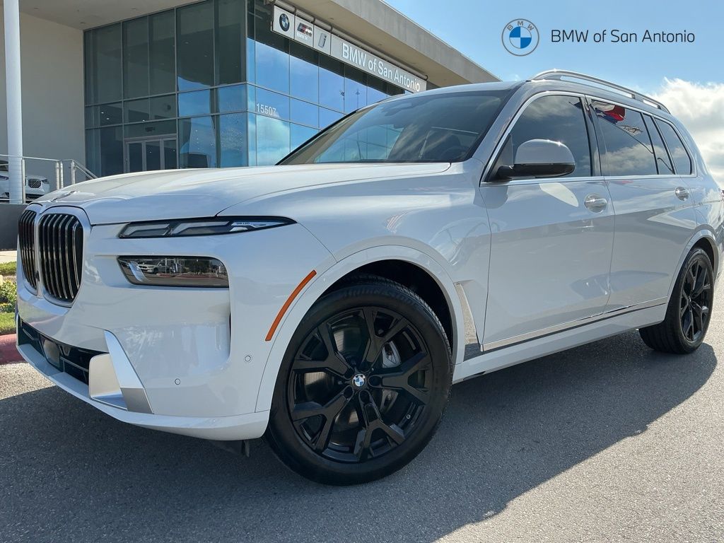 2025 BMW X7 xDrive40i's photo