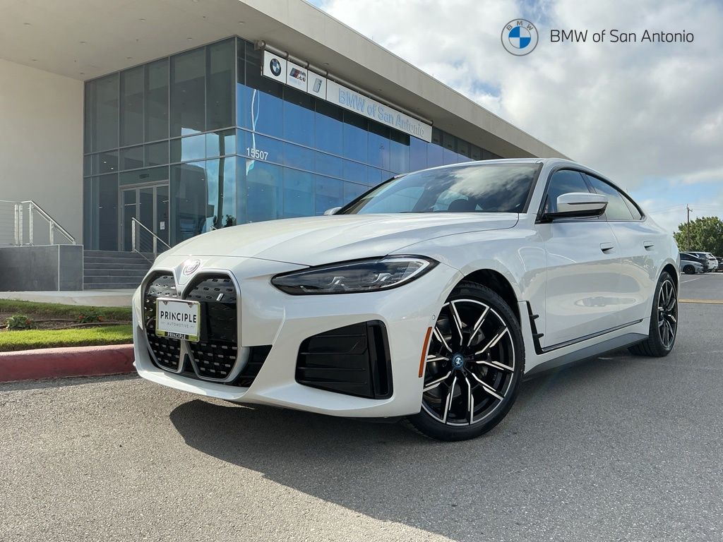 2023 BMW i4 eDrive40's photo