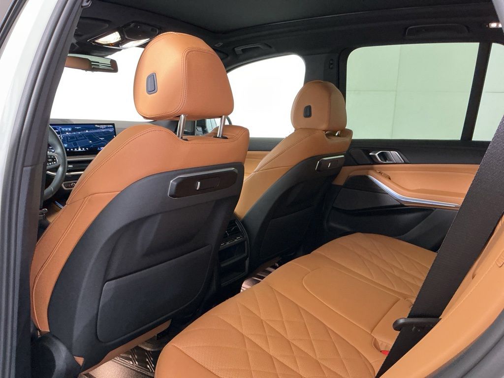 2026 BMW X5 50e - Photo 11