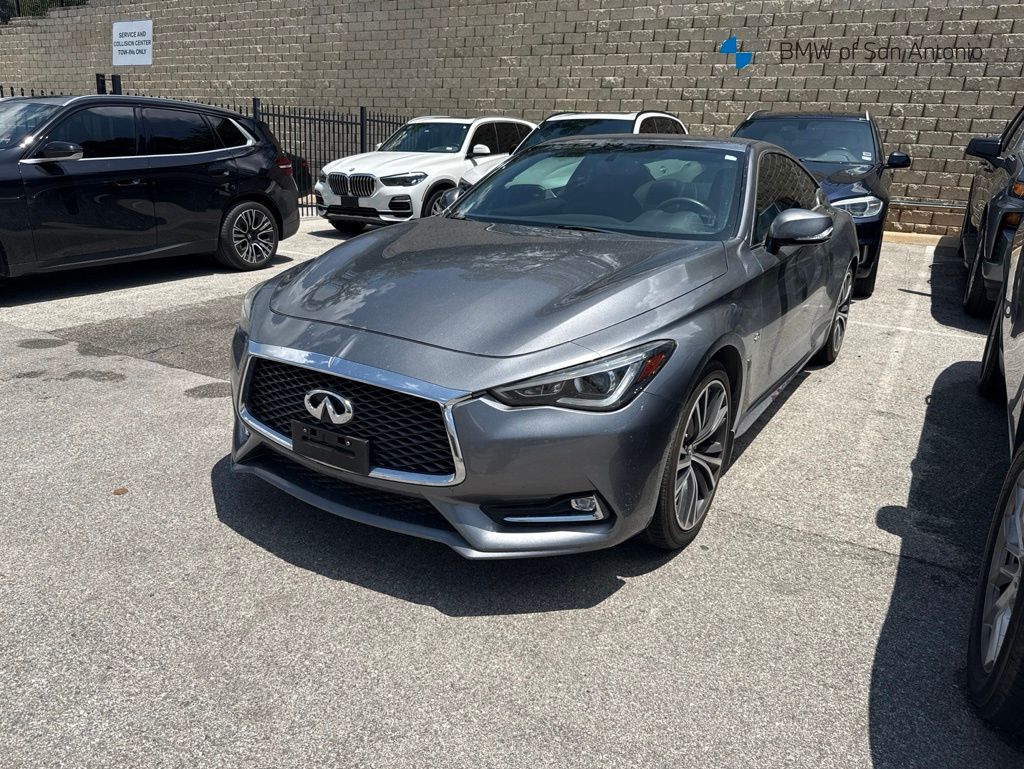 2017 INFINITI Q60 2.0t Premium's photo