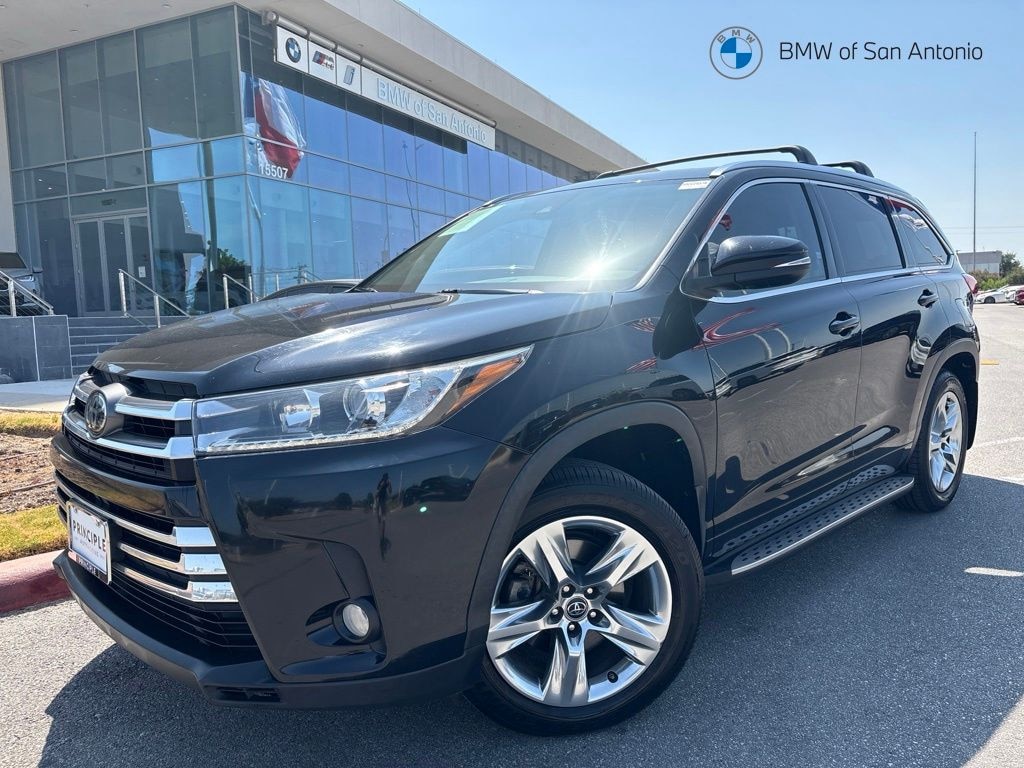 Used 2017 Toyota Highlander Limited V6 SUV