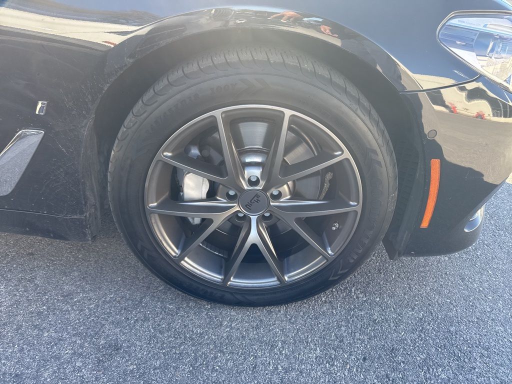 2018 Bmw 530e 5-Series photo 2