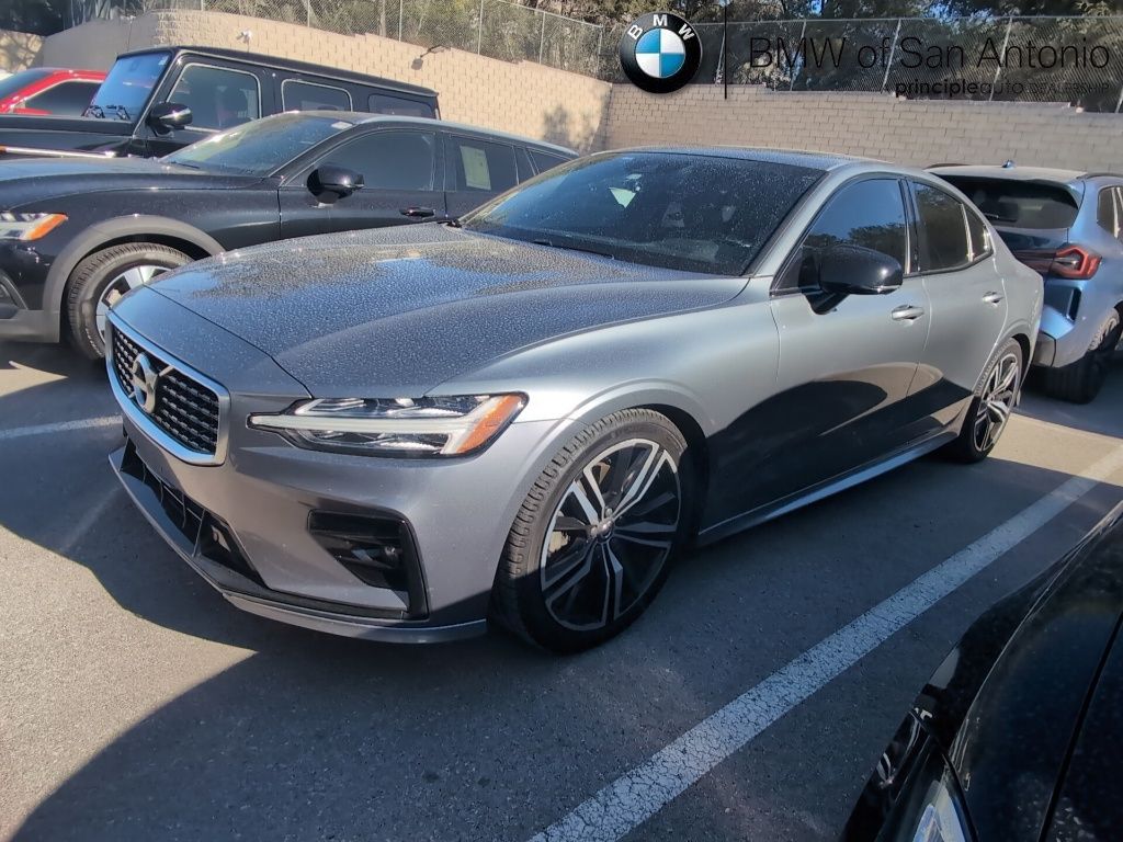 2020 Volvo S60 R-Design's photo