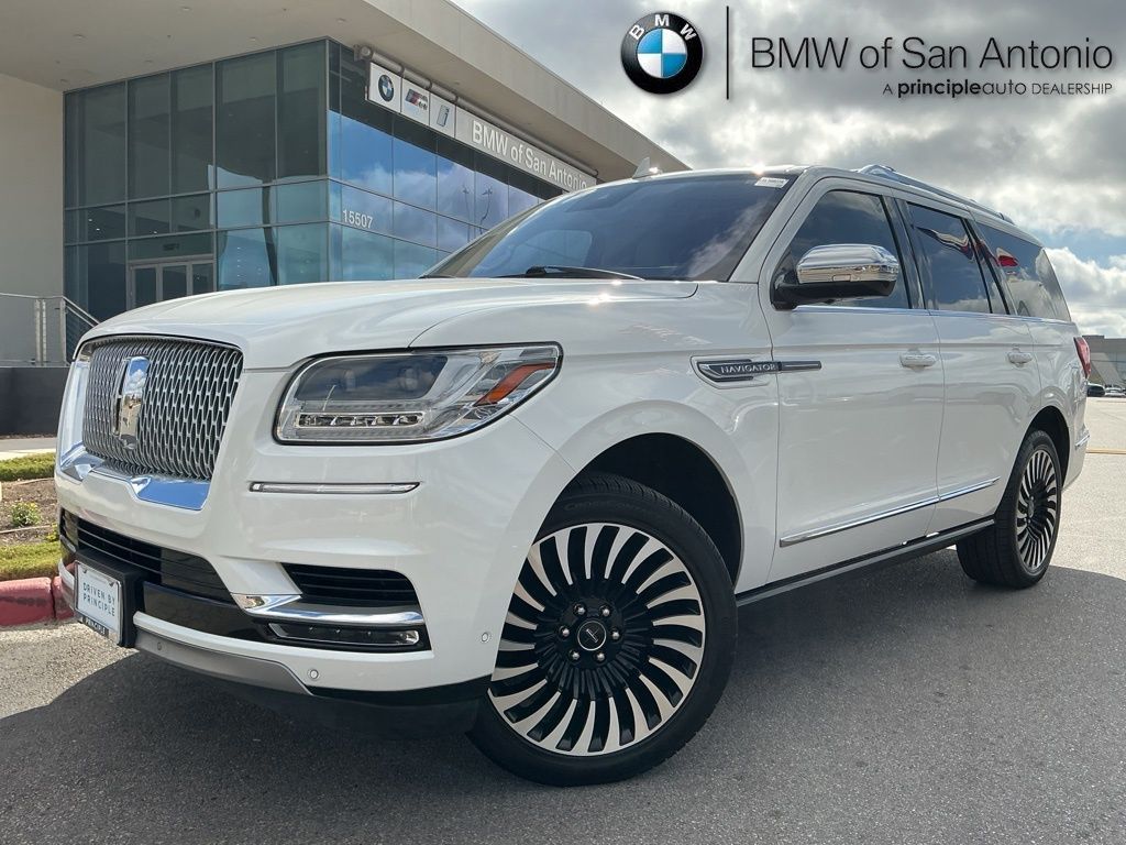 2020 Lincoln Navigator Black Label's photo