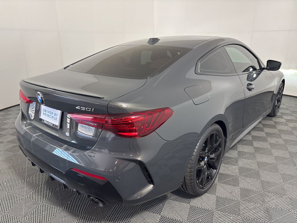 2026 Bmw 430i Coupe photo 4