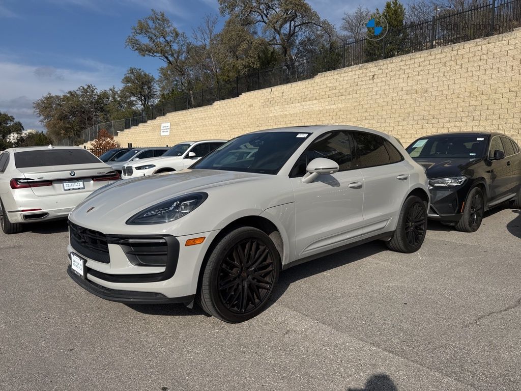 2024 Porsche Macan Base