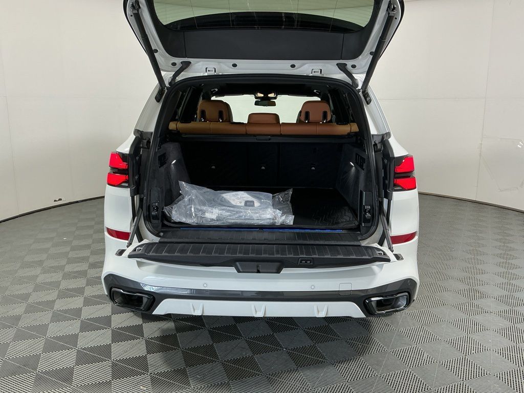 2026 BMW X5 50e - Photo 6