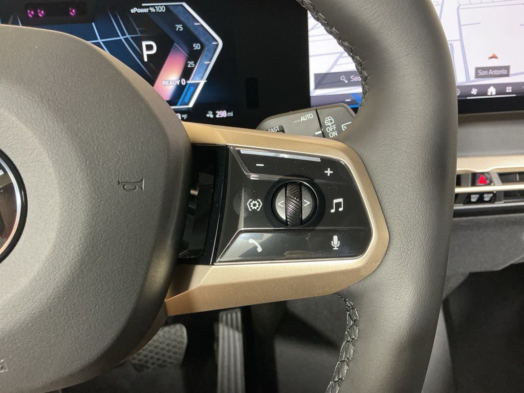 2026 BMW iX 45 - Photo 18