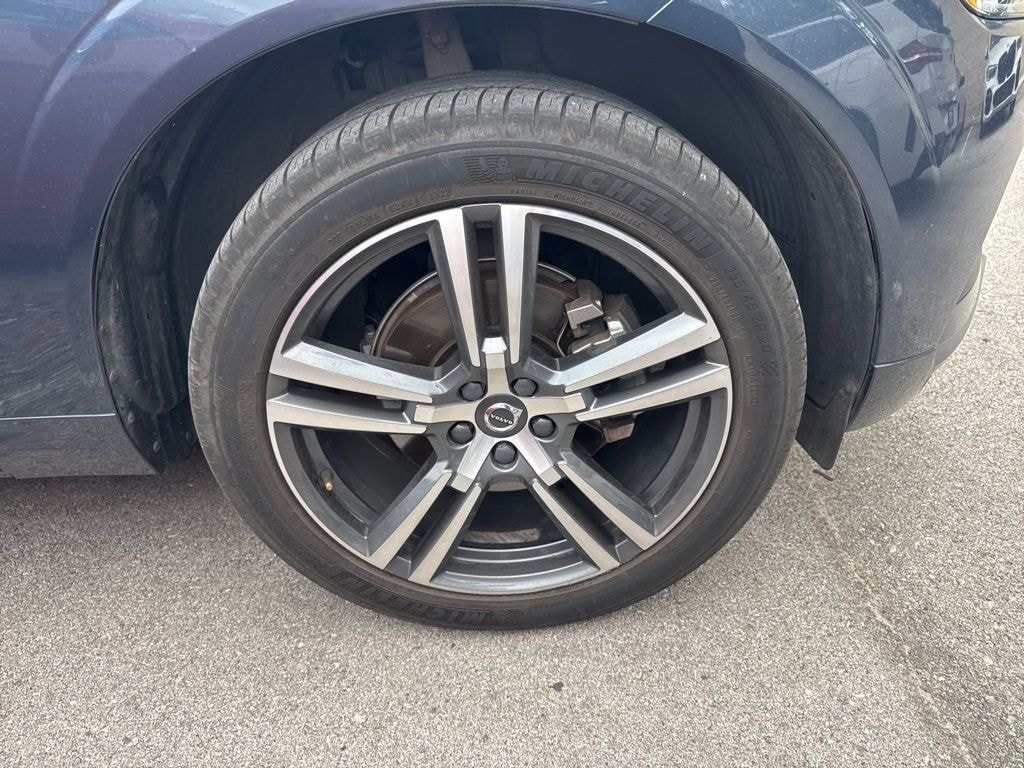 Used 2020 Volvo XC60 T5 Momentum SUV