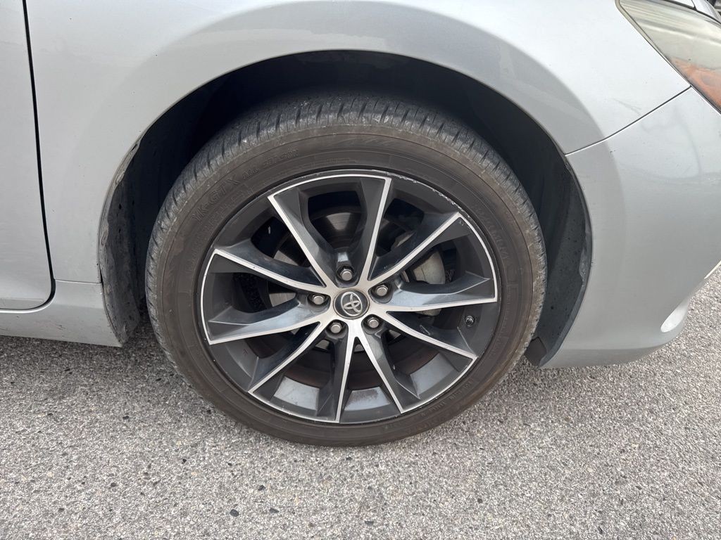 2015 Toyota Camry XSE V6 photo 3