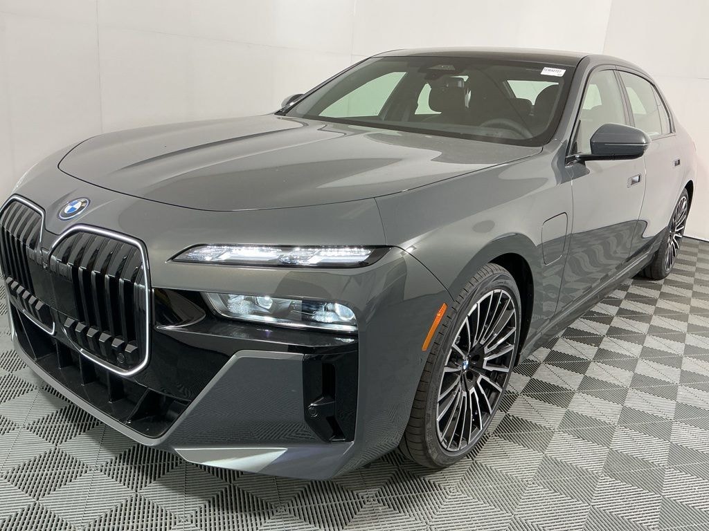 New 2026 BMW 750e xDrive Sedan