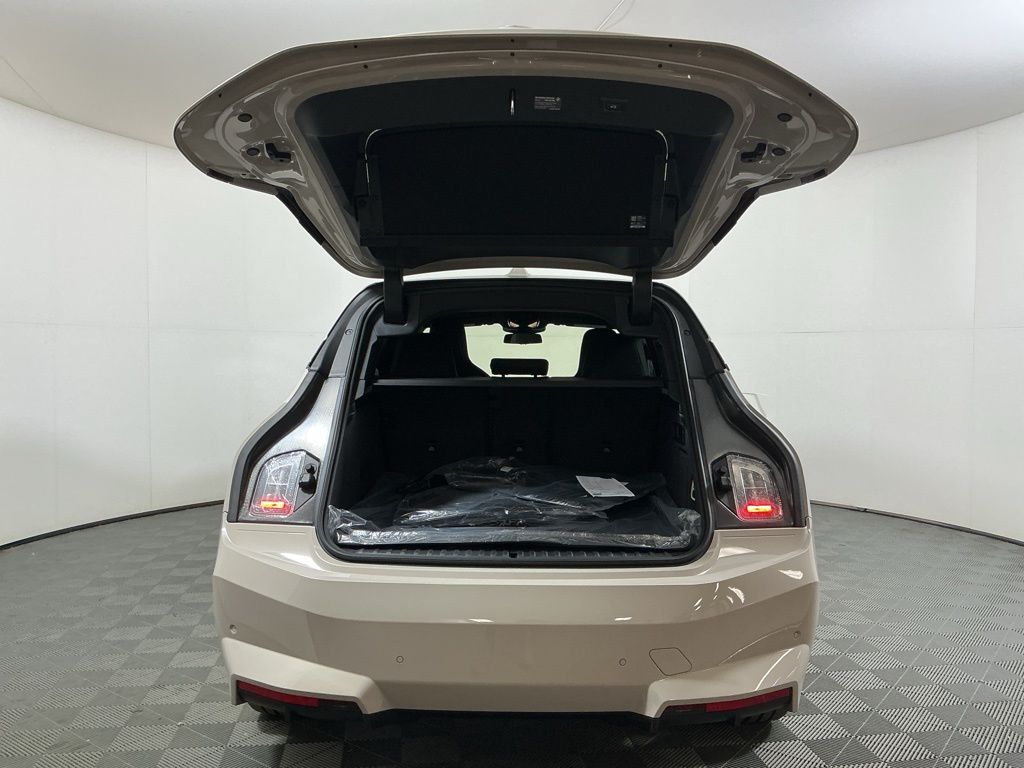 2026 BMW iX 45 - Photo 29