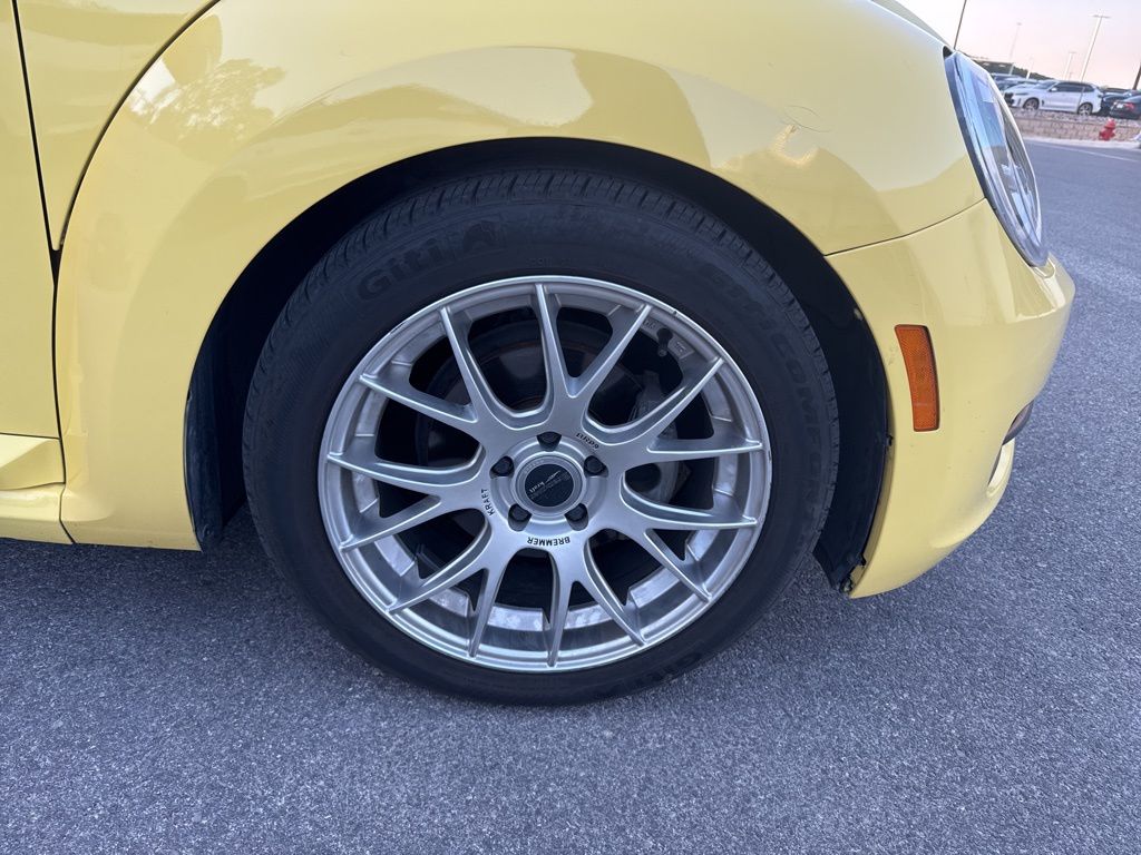 2013 Volkswagen Beetle 2.5L photo 3
