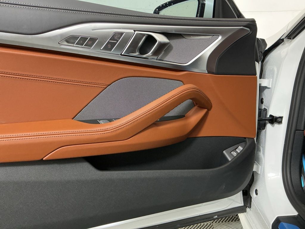 2026 BMW 8 Series 840i - Photo 18