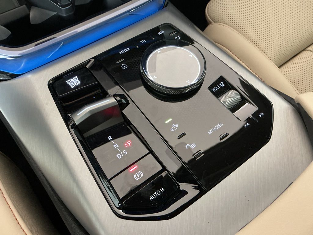 2026 BMW X3 30 - Photo 14