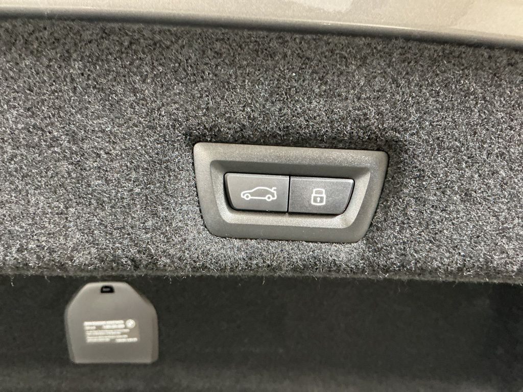 2025 BMW 7 Series 760i - Photo 30