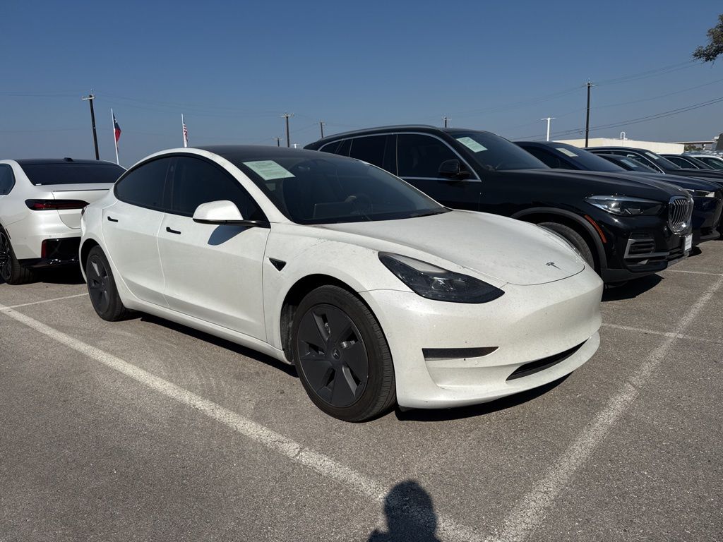 2022 Tesla Model 3 Rear-Wheel Drive photo 2