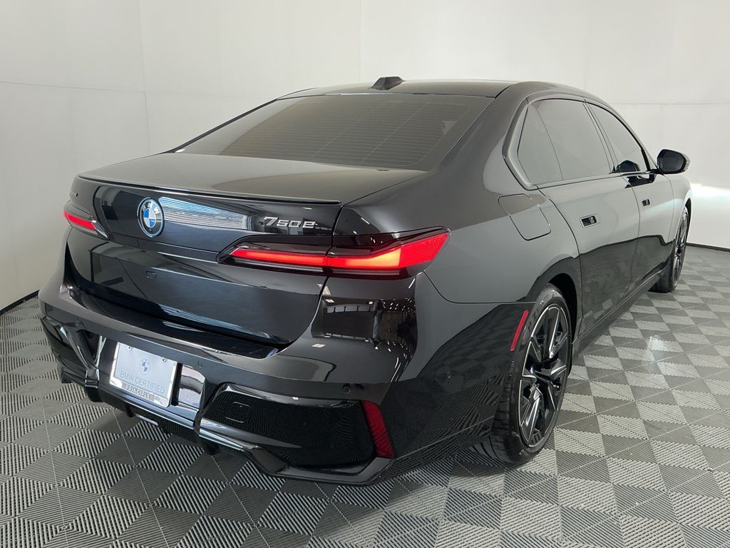 2025 Bmw 750e photo 4