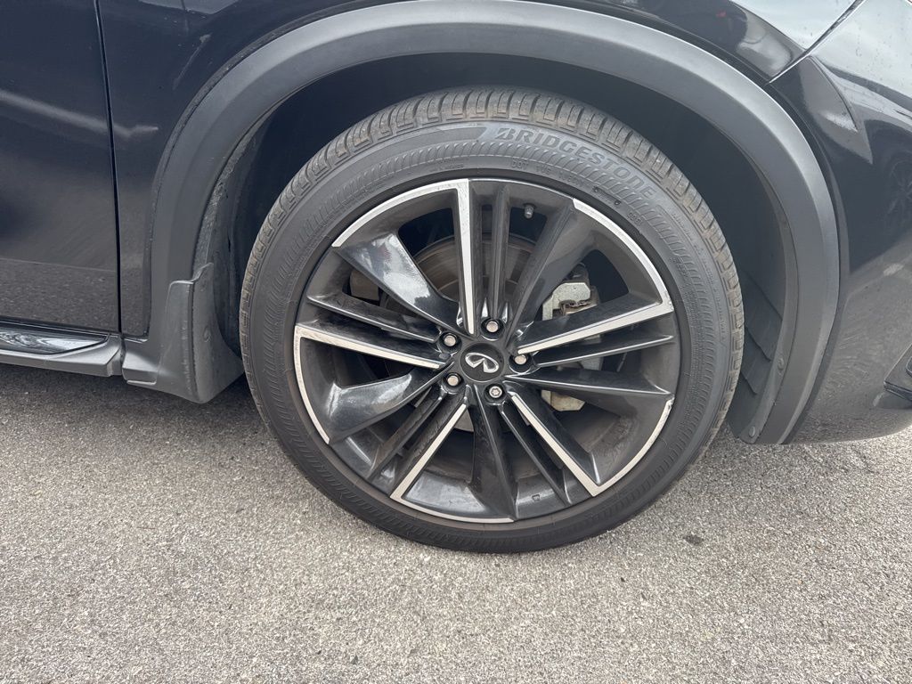 2023 Infiniti QX55 Essential photo 3