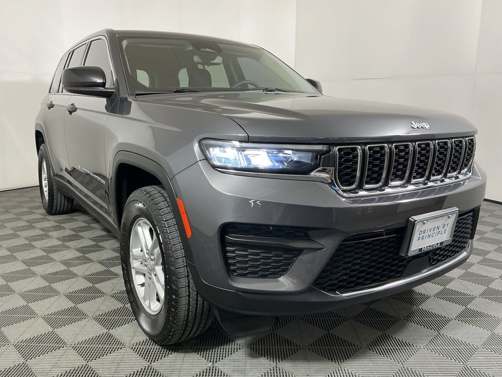 Used 2023 Jeep Grand Cherokee Laredo SUV