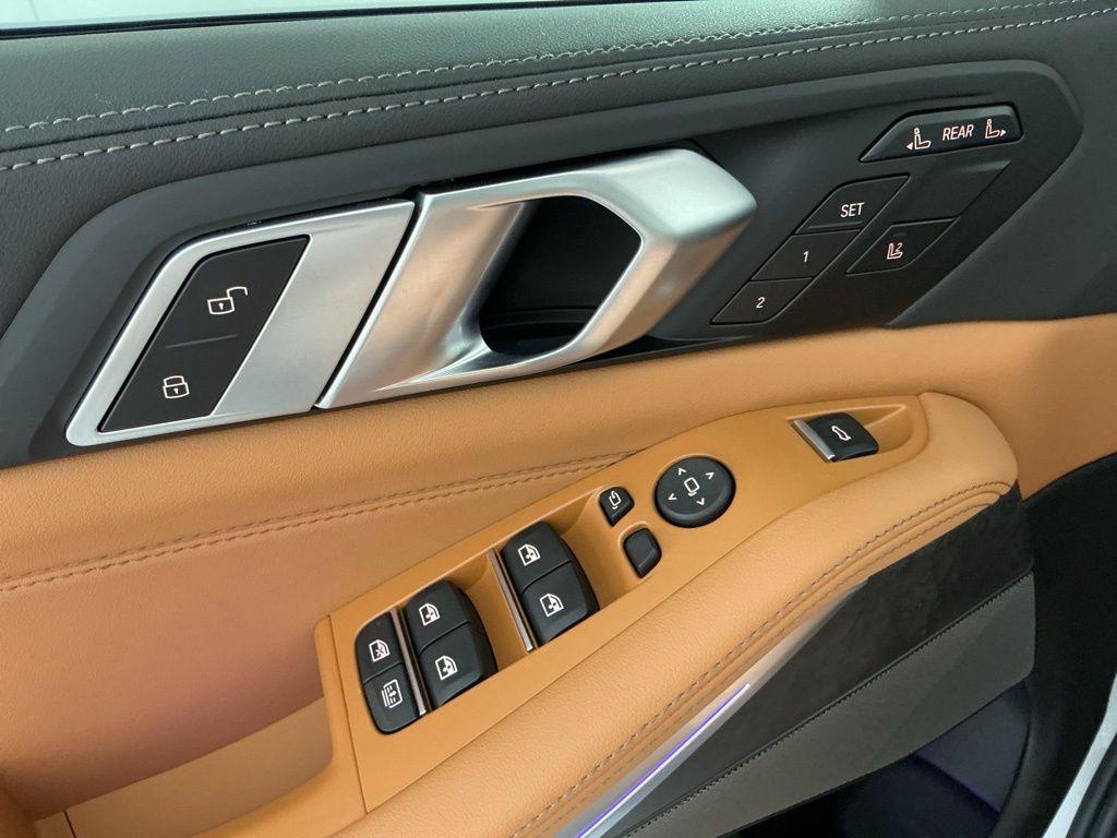 2026 BMW X7 40i - Photo 18