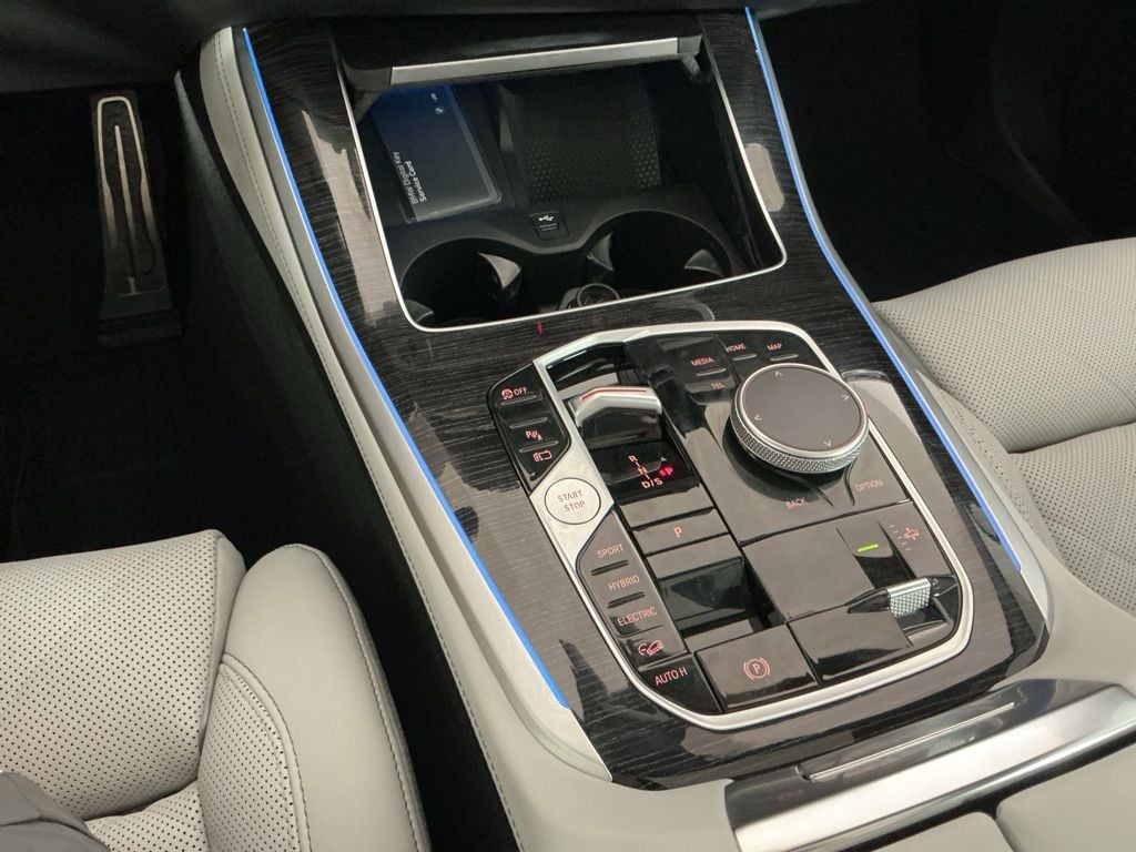 2026 BMW X5 50e - Photo 16