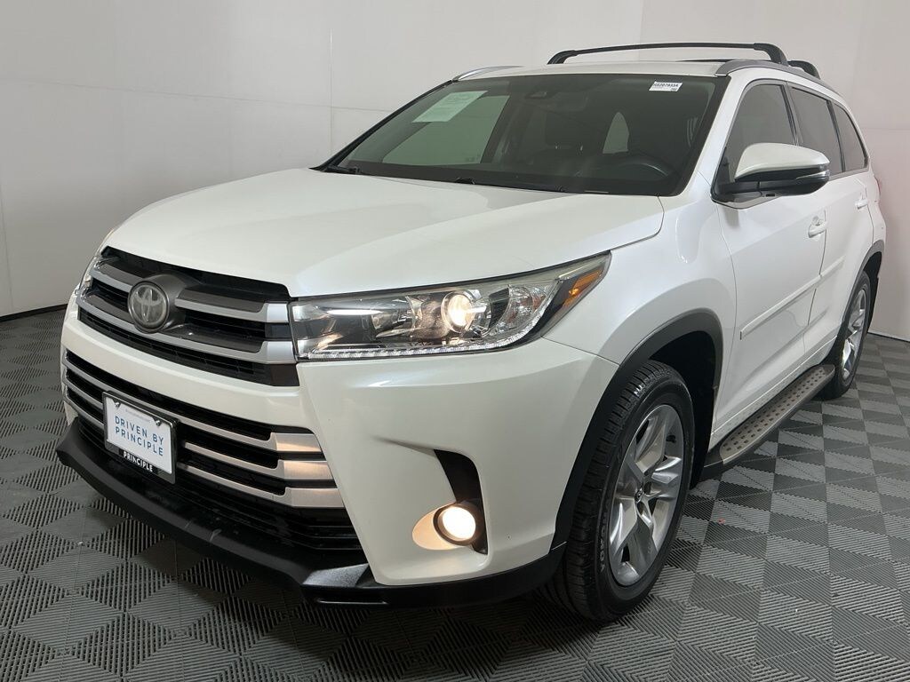 Used 2017 Toyota Highlander Limited V6 SUV