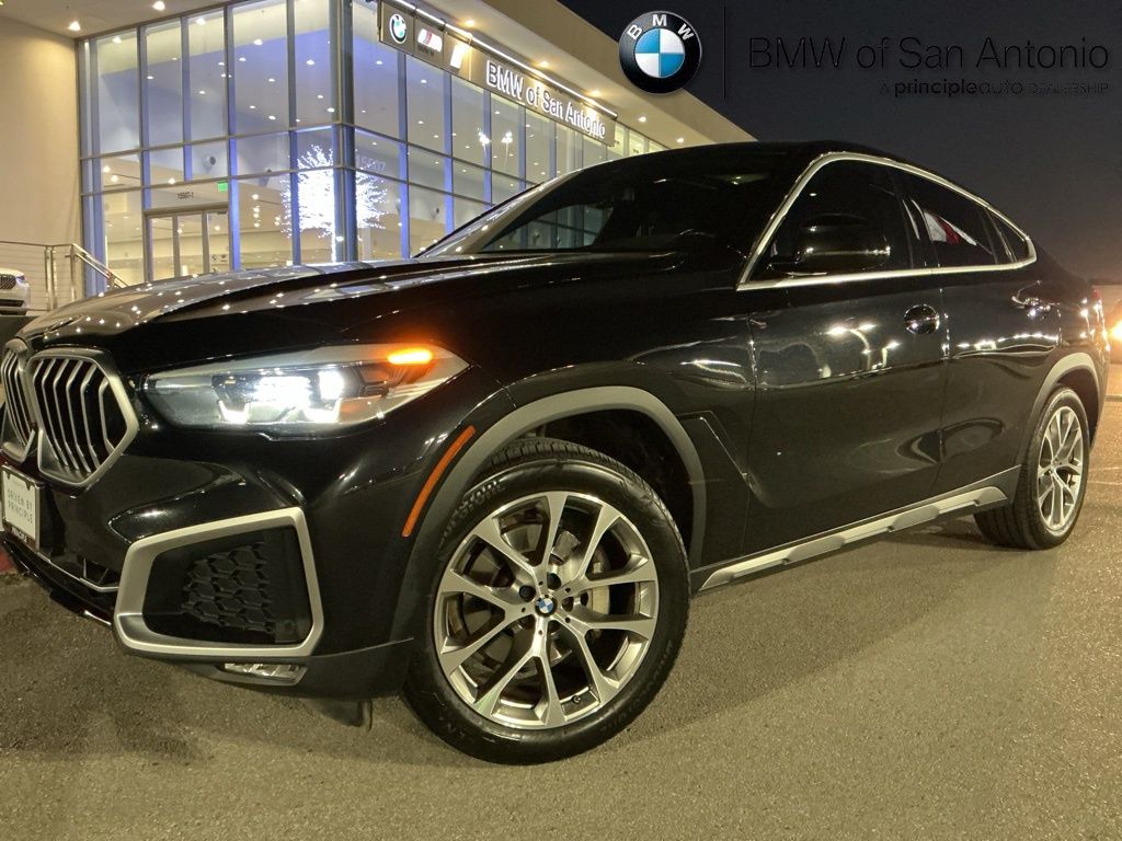 2021 BMW X6 40i's photo