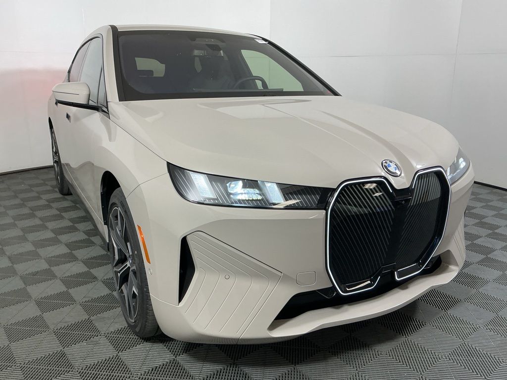 2026 BMW iX 45 - Photo 3