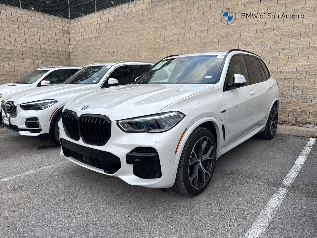 2023 BMW X5 xDrive45e's photo