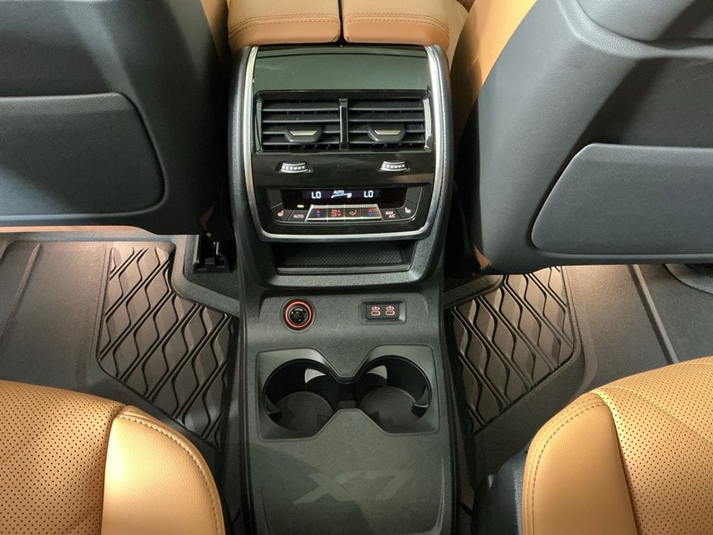 2026 BMW X7 40i - Photo 26