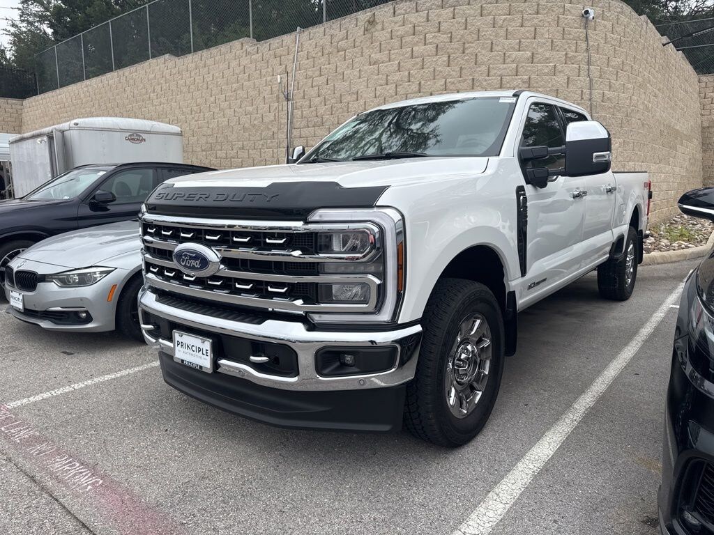 Used 2024 Ford F-250SD Lariat Truck