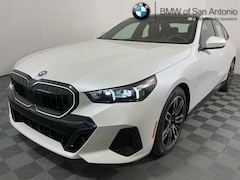 2026 BMW 550e xDrive Sedan