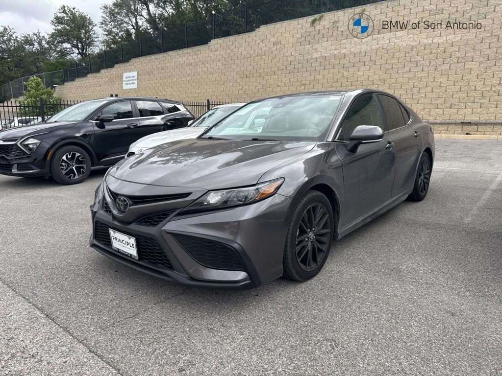 Used 2022 Toyota Camry SE Sedan