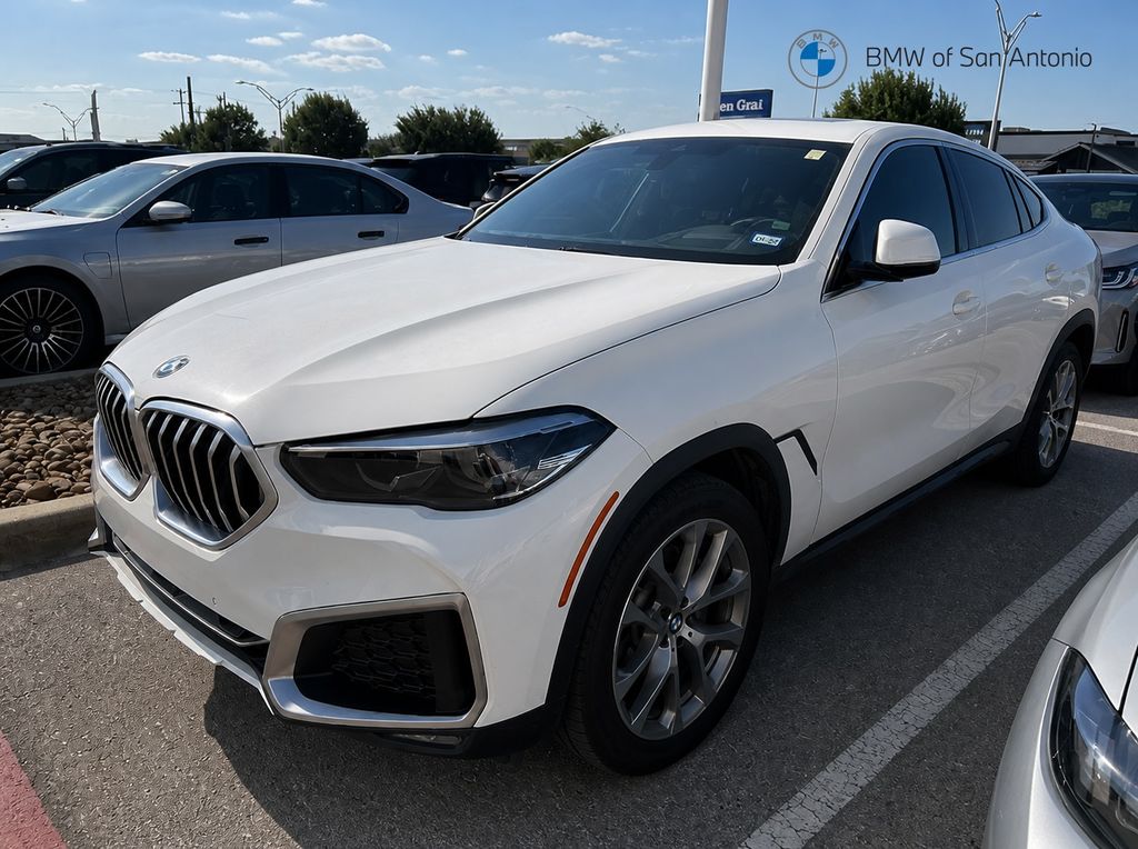 2020 BMW X6 sDrive40i's photo