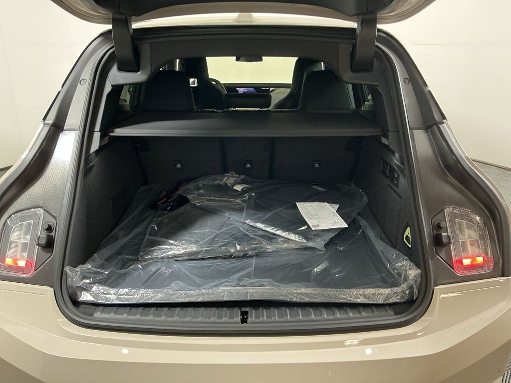 2026 BMW iX 45 - Photo 30
