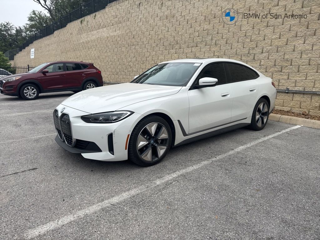 2023 BMW i4 eDrive35's photo