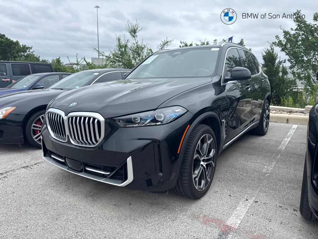 2025 BMW X5 xDrive50e's photo