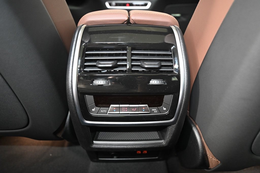 2026 BMW X5 50e - Photo 32