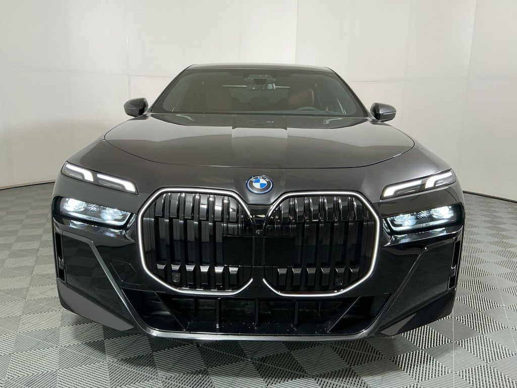 New 2026 BMW 750e xDrive Sedan
