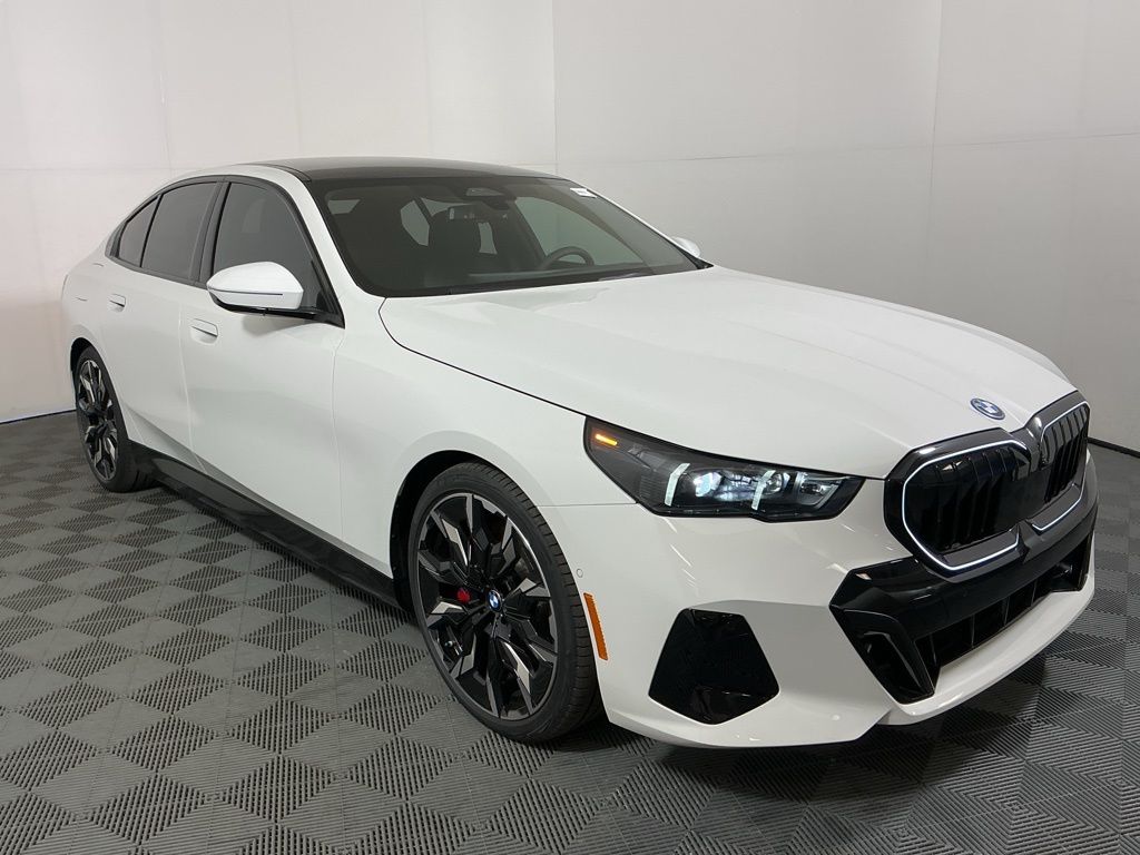 2026 Bmw 550e xDrive photo 3