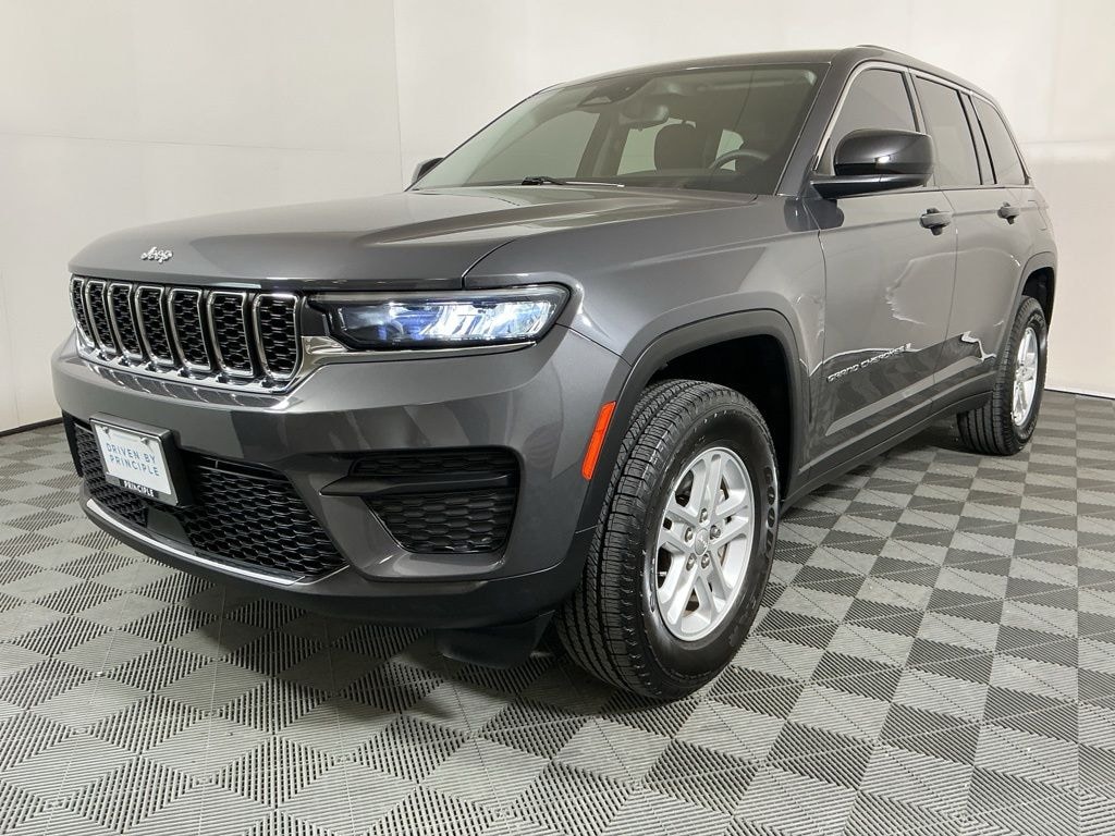 Used 2023 Jeep Grand Cherokee Laredo SUV