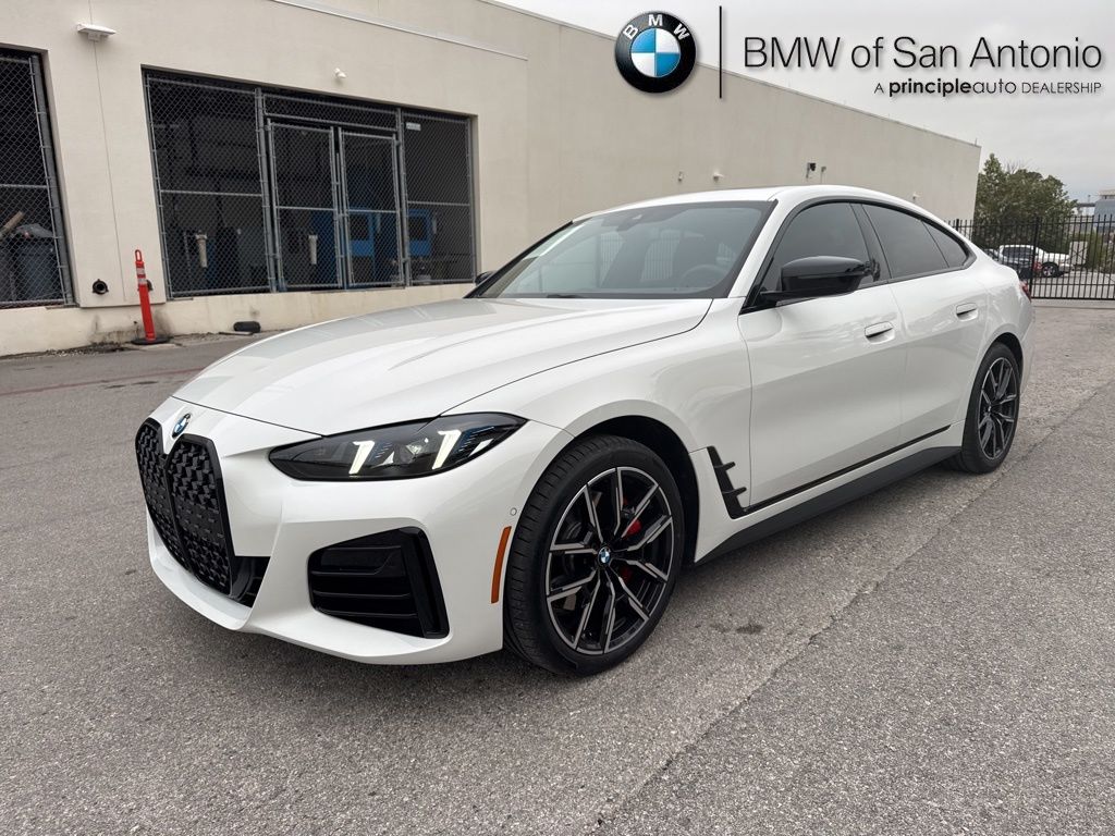 2025 BMW 4 Series 430i's photo