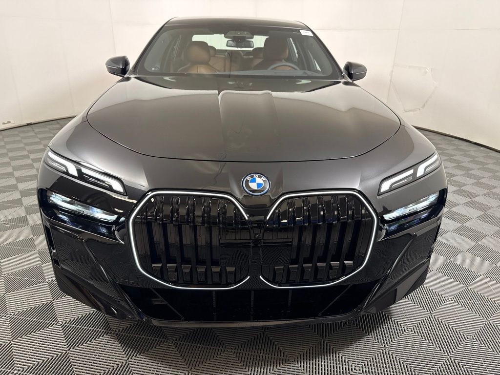 New 2026 BMW 750e xDrive Sedan