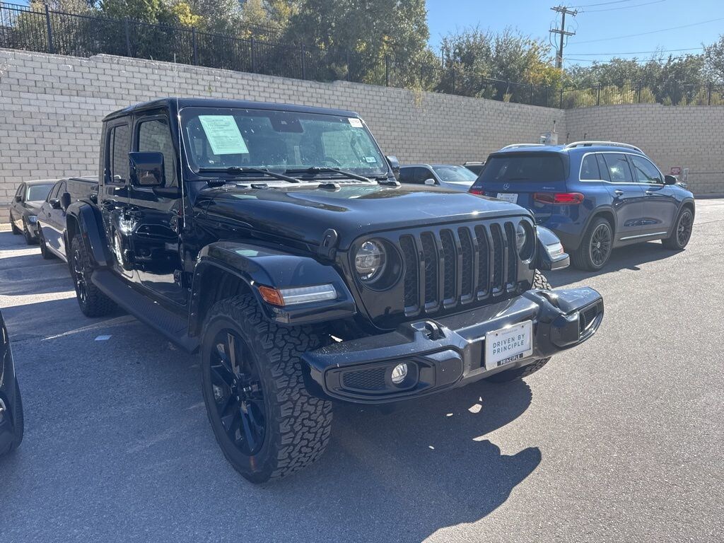 Used 2021 Jeep Gladiator Overland Truck